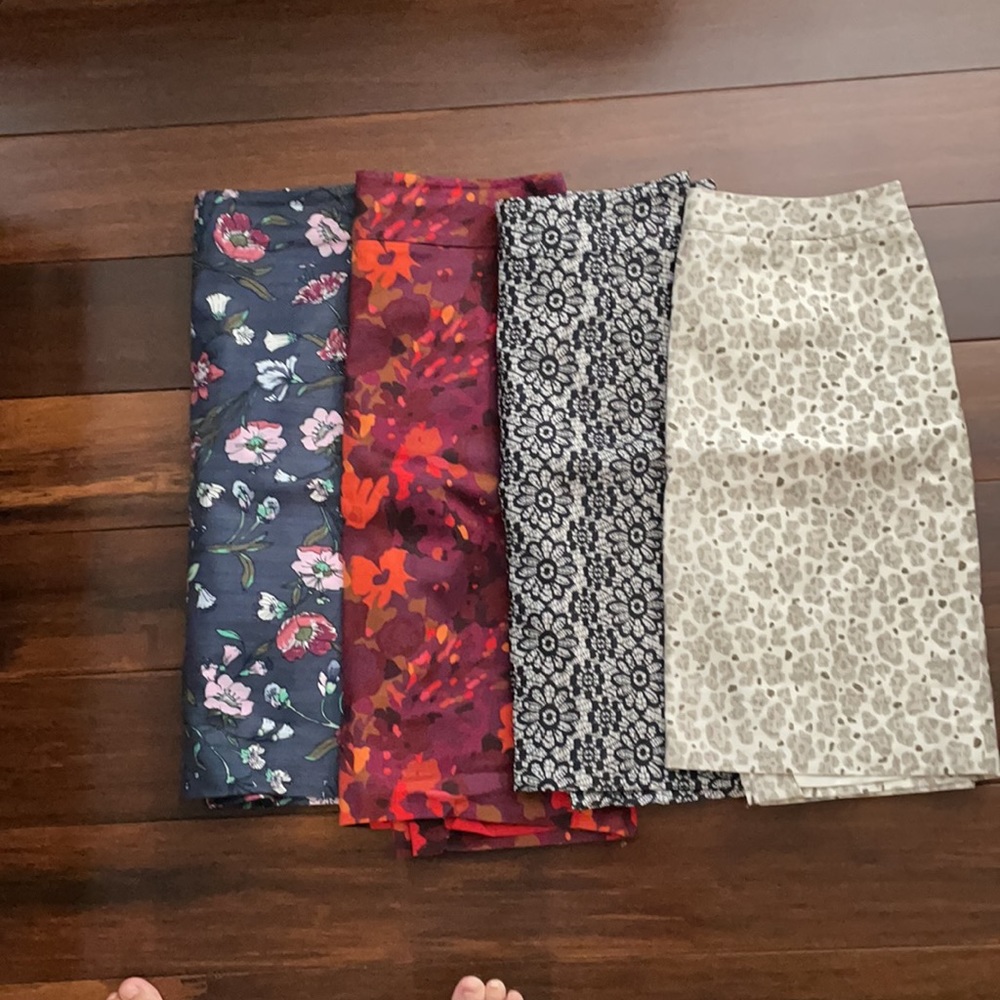 (3 LOFT / 1 BANANA REPUBLIC) SKIRTS ( bundle of 4)
